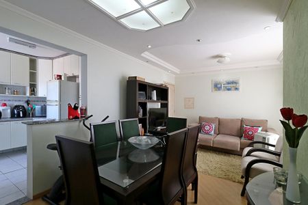 Apartamento para alugar com 75m², 2 quartos e 1 vagaSala