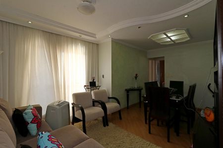 Apartamento para alugar com 75m², 2 quartos e 1 vagaSala