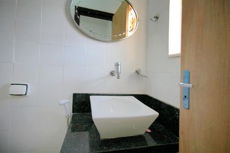 Casa para alugar com 357m², 8 quartos e 3 vagasBanheiro de serviço