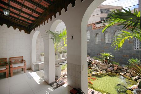 Casa para alugar com 357m², 8 quartos e 3 vagasVaranda