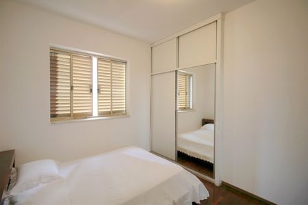 Casa para alugar com 357m², 8 quartos e 3 vagasQuarto 2