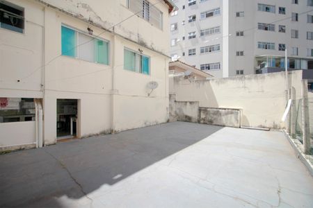 Casa para alugar com 357m², 8 quartos e 3 vagasQuintal