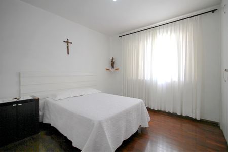 Casa para alugar com 357m², 8 quartos e 3 vagasSuite