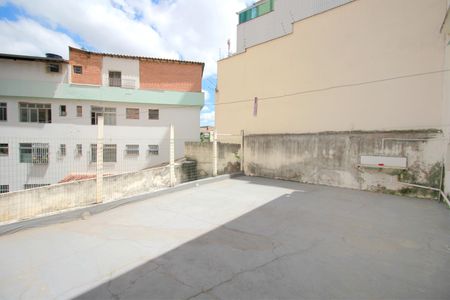 Casa para alugar com 357m², 8 quartos e 3 vagasQuintal