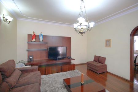 Casa para alugar com 357m², 8 quartos e 3 vagasSala