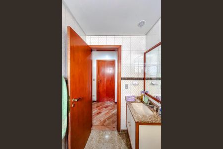 Apartamento à venda com 200m², 4 quartos e 2 vagasBanheiro da Suíte 2