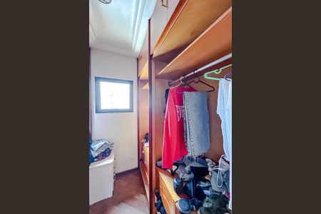 Apartamento à venda com 200m², 4 quartos e 2 vagasCloset da suíte 3