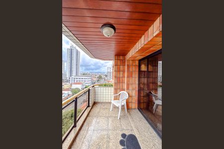 Apartamento à venda com 200m², 4 quartos e 2 vagasVaranda