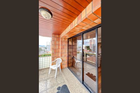 Apartamento à venda com 200m², 4 quartos e 2 vagasVaranda