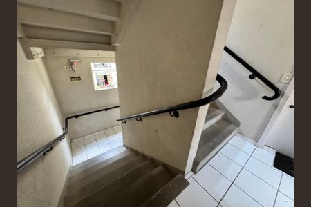 Apartamento para alugar com 62m², 2 quartos e 1 vaga Apartamento para alugar com 62m², 2 quartos e 1 vagaÁrea comum - Escada