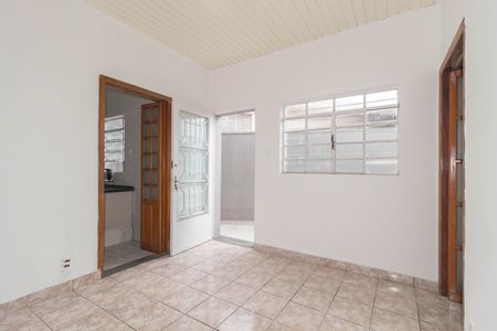 Casa à venda com 83m², 2 quartos e 1 vagaSala