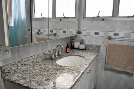 Apartamento à venda com 160m², 4 quartos e 2 vagasBanheiro da Suíte