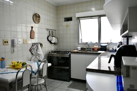 Apartamento à venda com 160m², 4 quartos e 2 vagasCozinha