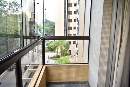 Apartamento à venda com 160m², 4 quartos e 2 vagasSuíte