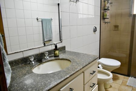 Apartamento à venda com 160m², 4 quartos e 2 vagasBanheiro Social