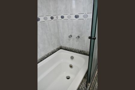 Apartamento à venda com 160m², 4 quartos e 2 vagasBanheiro da Suíte