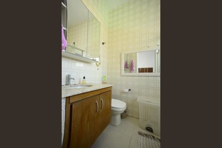 Casa à venda com 180m², 4 quartos e 1 vagaSuíte