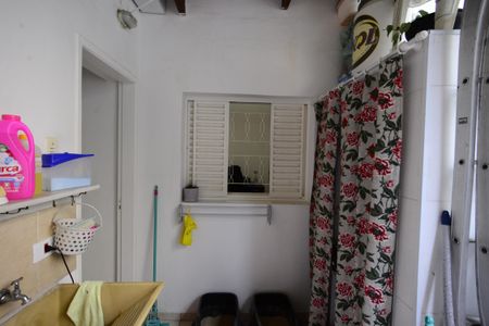 Casa à venda com 180m², 4 quartos e 1 vagaÁrea de Serviço