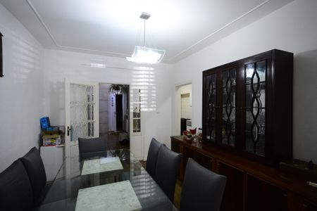Casa à venda com 180m², 4 quartos e 1 vagaSala