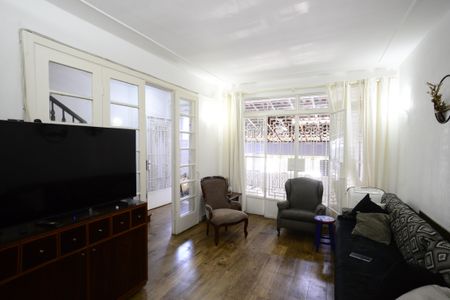 Casa à venda com 180m², 4 quartos e 1 vagaSala