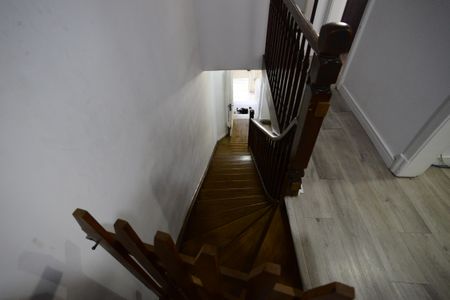 Casa à venda com 180m², 4 quartos e 1 vagaEscada