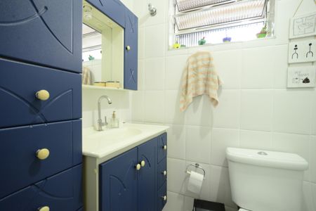 Casa à venda com 180m², 4 quartos e 1 vagaBanheiro