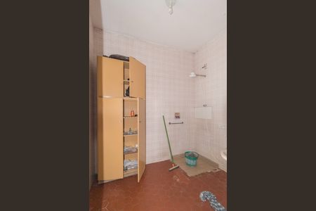 Casa à venda com 182m², 3 quartos e 2 vagas Casa à venda com 182m², 3 quartos e 2 vagasBanheiro