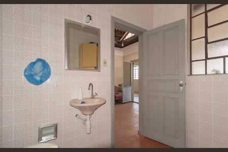 Casa à venda com 182m², 3 quartos e 2 vagas Casa à venda com 182m², 3 quartos e 2 vagasBanheiro