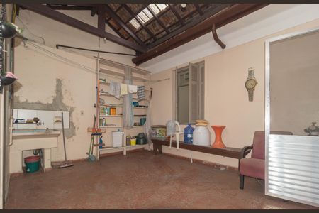 Casa à venda com 182m², 3 quartos e 2 vagas Casa à venda com 182m², 3 quartos e 2 vagasÁrea de Serviço