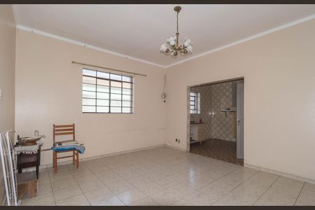 Casa à venda com 182m², 3 quartos e 2 vagas Casa à venda com 182m², 3 quartos e 2 vagasSala