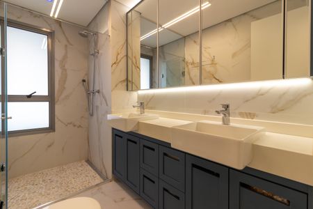 Apartamento à venda com 122m², 2 quartos e 2 vagasBanheiro da Suíte 1