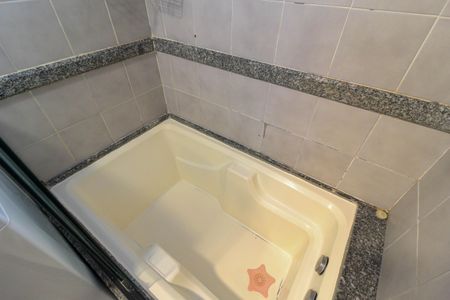 Apartamento para alugar com 60m², 1 quarto e 1 vaga Apartamento para alugar com 60m², 1 quarto e 1 vagaBanheiro da Suíte