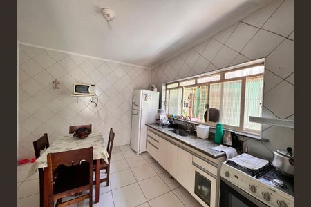 Casa à venda com 168m², 3 quartos e 3 vagasCozinha