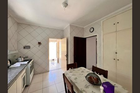 Casa à venda com 168m², 3 quartos e 3 vagasCozinha