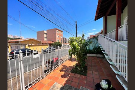 Casa à venda com 168m², 3 quartos e 3 vagasQuintal - Garagem