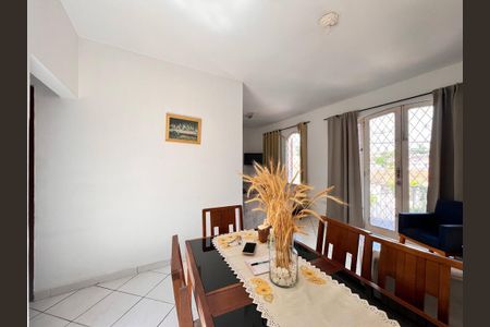 Casa à venda com 168m², 3 quartos e 3 vagasSala