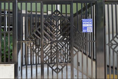 Apartamento à venda com 70m², 2 quartos e 1 vagaFachada + Plaquinha