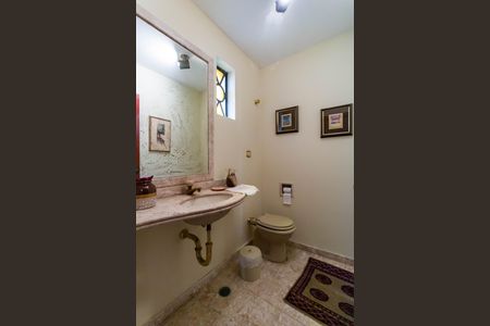 Casa para alugar com 430m², 5 quartos e 4 vagasBanheiro