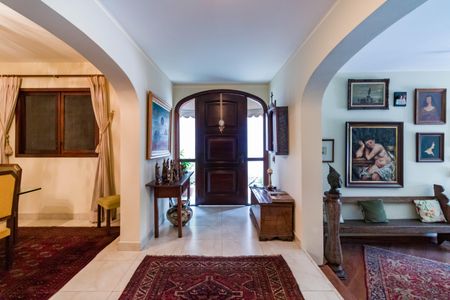 Casa para alugar com 430m², 5 quartos e 4 vagasCorredor 