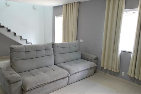 Casa de condomínio à venda com 340m², 3 quartos e 3 vagasSala