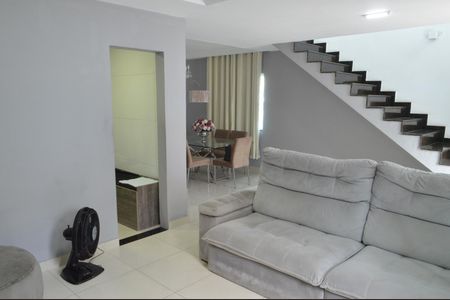 Casa de condomínio à venda com 340m², 3 quartos e 3 vagasSala