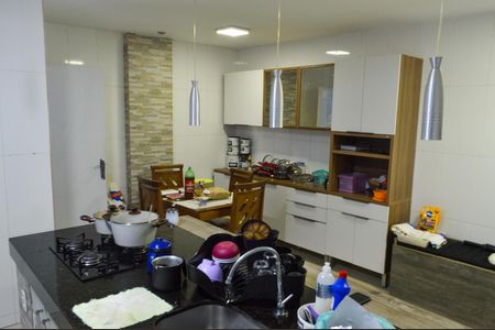 Casa de condomínio à venda com 340m², 3 quartos e 3 vagasCozinha