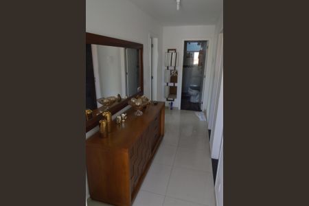 Casa de condomínio à venda com 340m², 3 quartos e 3 vagasCorredor