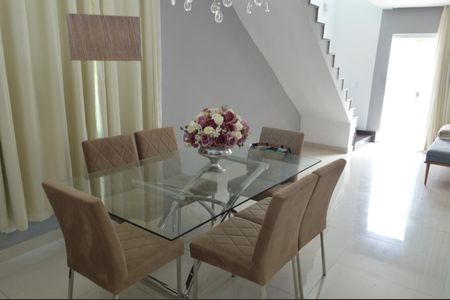 Casa de condomínio à venda com 340m², 3 quartos e 3 vagasSala de Jantar