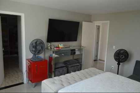 Casa de condomínio à venda com 340m², 3 quartos e 3 vagasSuíte