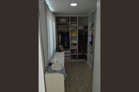 Casa de condomínio à venda com 340m², 3 quartos e 3 vagasCloset da Suíte Banheiro da Suíte