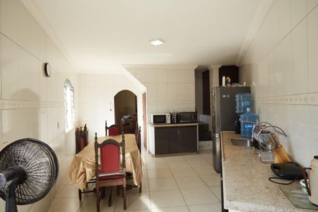 Casa à venda com 237m², 5 quartos e 1 vagaCozinha