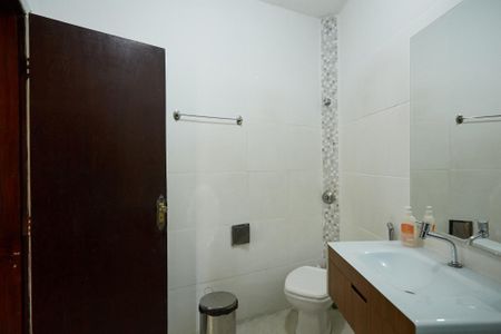 Casa à venda com 237m², 5 quartos e 1 vagaBanheiro Social