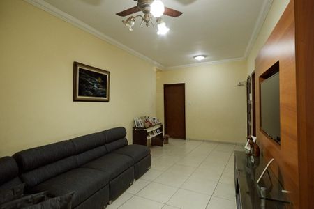 Casa à venda com 237m², 5 quartos e 1 vagaSala