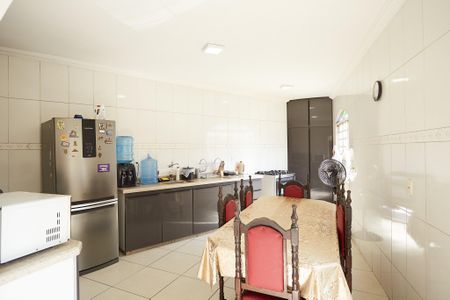 Casa à venda com 237m², 5 quartos e 1 vagaCozinha